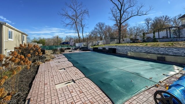 224 Pompton Rd, Haledon Boro, NJ 07508