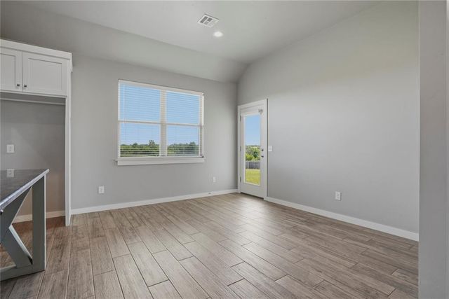 17319 290th Street Street, Washington, OK 73093
