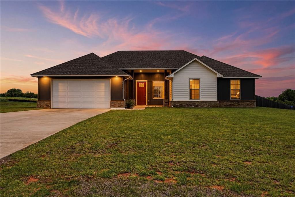 17319 290th Street Street, Washington, OK 73093