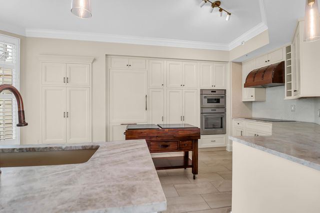 222 S Plaza Court, Mount Pleasant, SC 29464