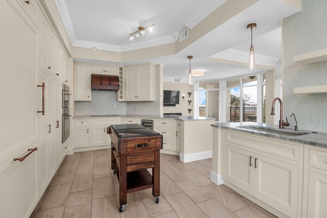 222 S Plaza Court, Mount Pleasant, SC 29464