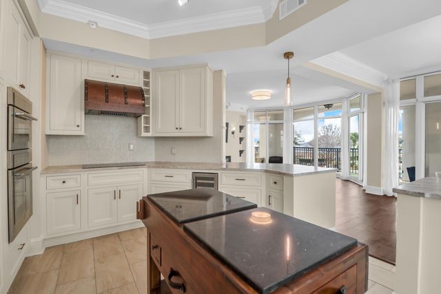 222 S Plaza Court, Mount Pleasant, SC 29464