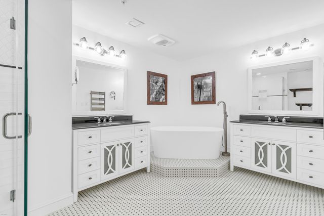 222 S Plaza Court, Mount Pleasant, SC 29464