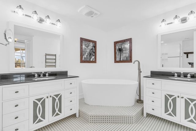 222 S Plaza Court, Mount Pleasant, SC 29464