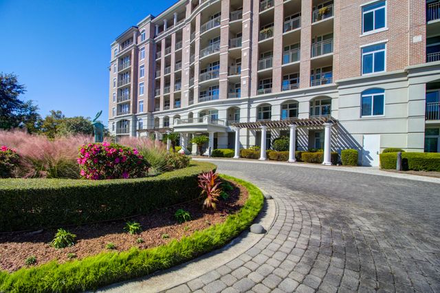 222 S Plaza Court, Mount Pleasant, SC 29464