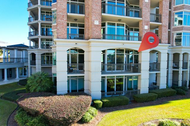 222 S Plaza Court, Mount Pleasant, SC 29464