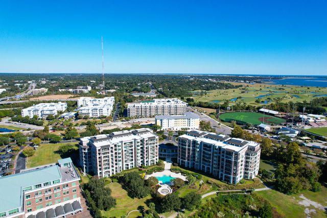 222 S Plaza Court, Mount Pleasant, SC 29464