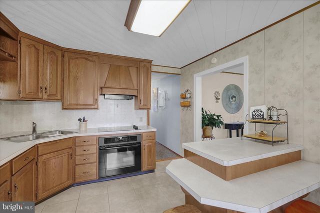 17 RICHMAIDEN RD, Fleetwood, PA 19522