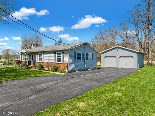 17 RICHMAIDEN RD, Fleetwood, PA 19522