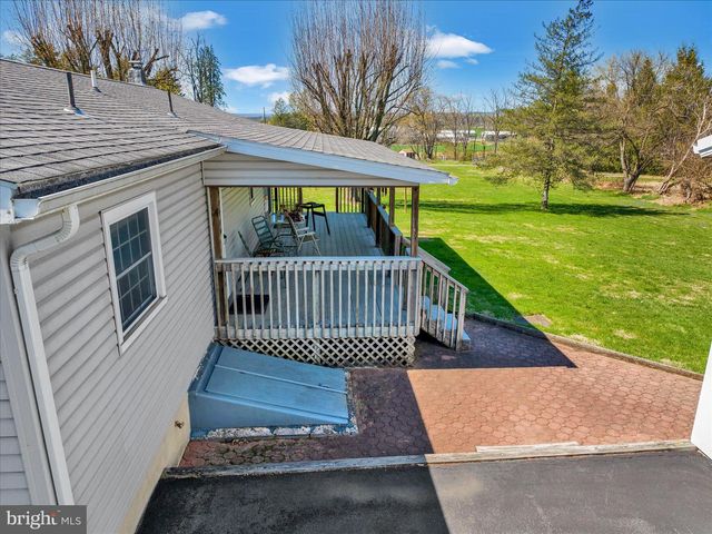 17 RICHMAIDEN RD, Fleetwood, PA 19522