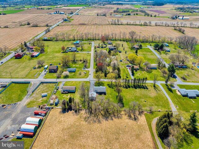 17 RICHMAIDEN RD, Fleetwood, PA 19522