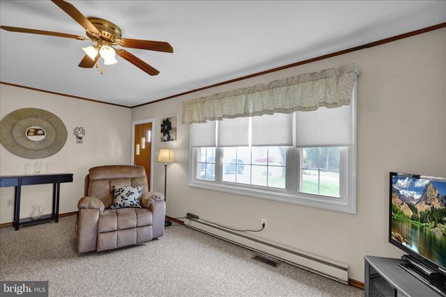 17 RICHMAIDEN RD, Fleetwood, PA 19522