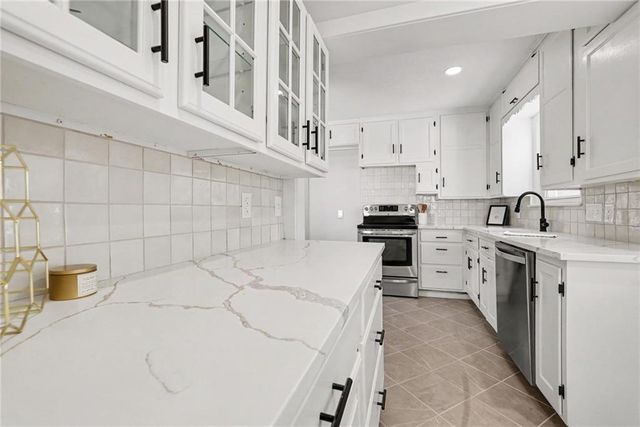 5406 Ash Street, Roeland Park, KS 66205