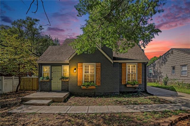 5406 Ash Street, Roeland Park, KS 66205