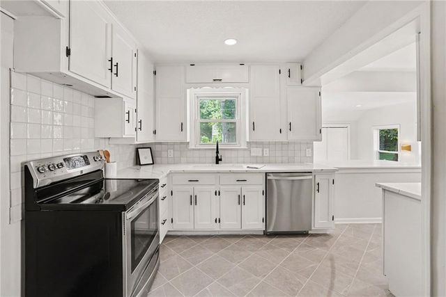 5406 Ash Street, Roeland Park, KS 66205