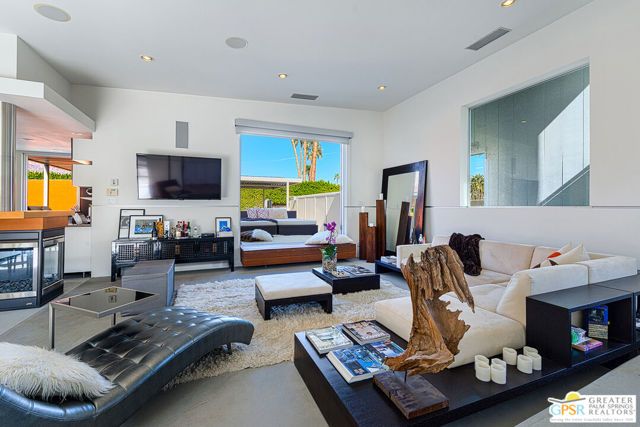 1947 S Joshua Tree Place, Palm Springs, CA 92264