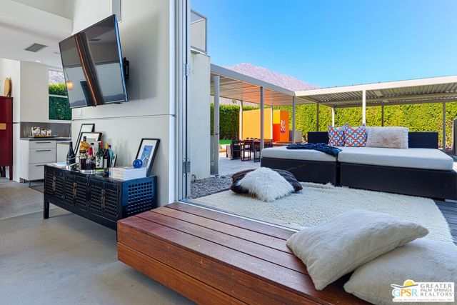 1947 S Joshua Tree Place, Palm Springs, CA 92264