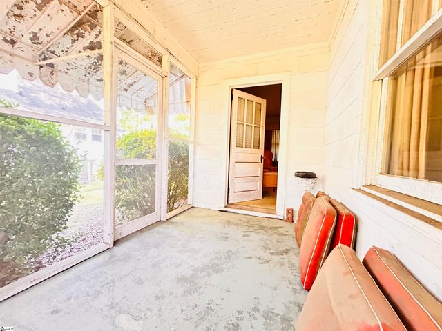 116 W Centennial Street, Clinton, SC 29325
