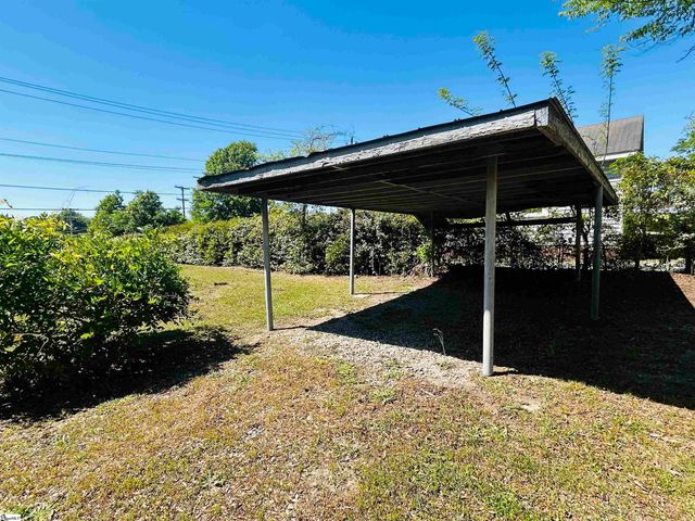 116 W Centennial Street, Clinton, SC 29325