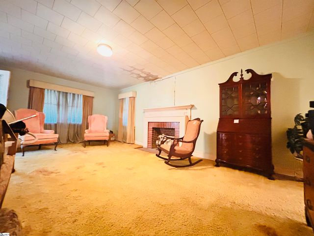 116 W Centennial Street, Clinton, SC 29325