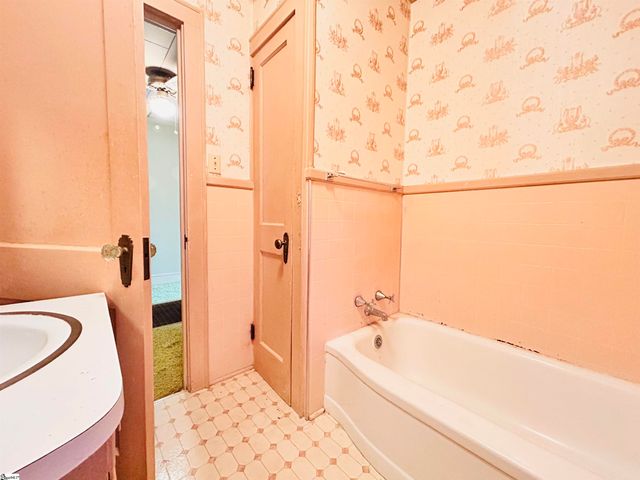 116 W Centennial Street, Clinton, SC 29325