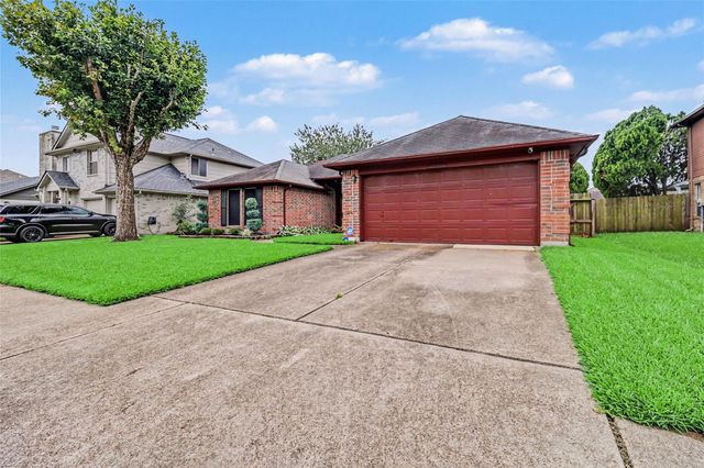 4802 Stone Bridge Street, Baytown, TX 77521