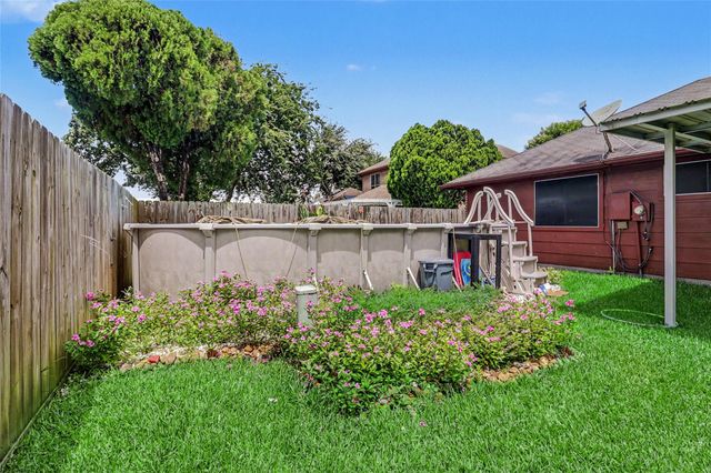 4802 Stone Bridge Street, Baytown, TX 77521