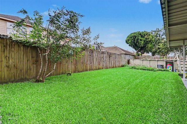 4802 Stone Bridge Street, Baytown, TX 77521