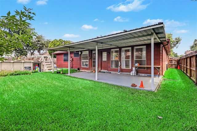 4802 Stone Bridge Street, Baytown, TX 77521