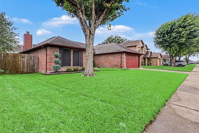 4802 Stone Bridge Street, Baytown, TX 77521