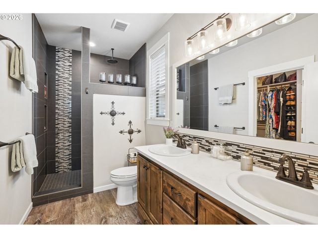 158 ZEPHYR Dr, Silver Lake, WA 98645