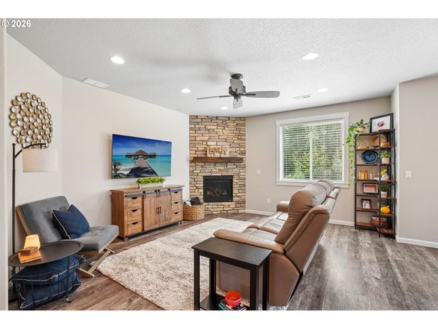158 ZEPHYR Dr, Silver Lake, WA 98645