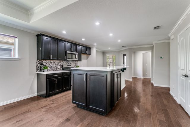 2082 Bentwater Lane, Frisco, TX 75036