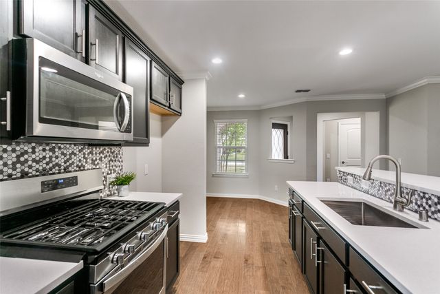 2082 Bentwater Lane, Frisco, TX 75036