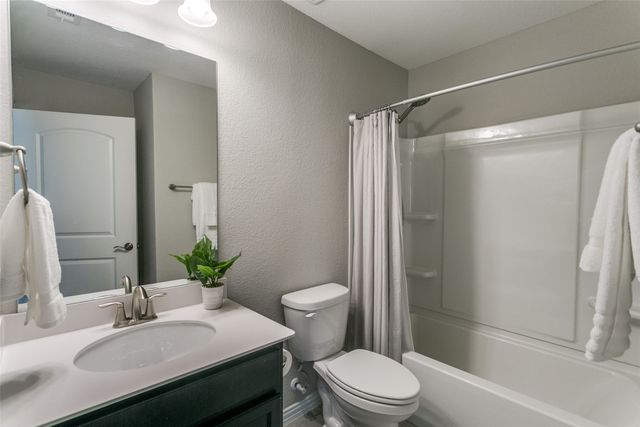 2082 Bentwater Lane, Frisco, TX 75036