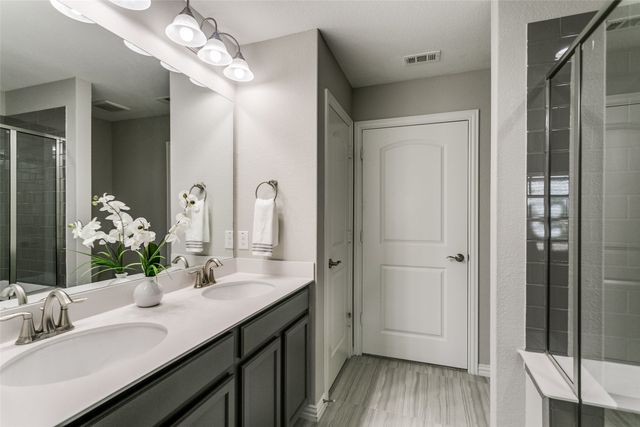 2082 Bentwater Lane, Frisco, TX 75036