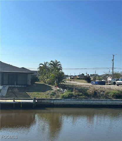 813 SW 40th TER, Cape Coral, FL 33914