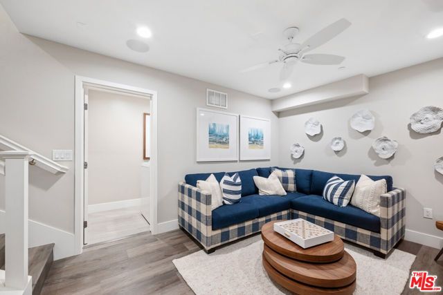 4415 Paxton Place, Calabasas, CA 91302