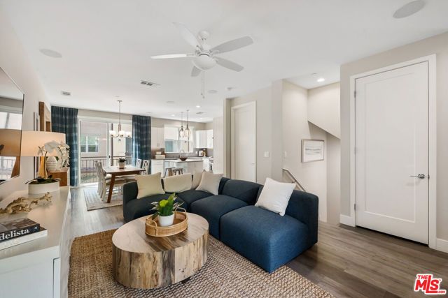 4415 Paxton Place, Calabasas, CA 91302