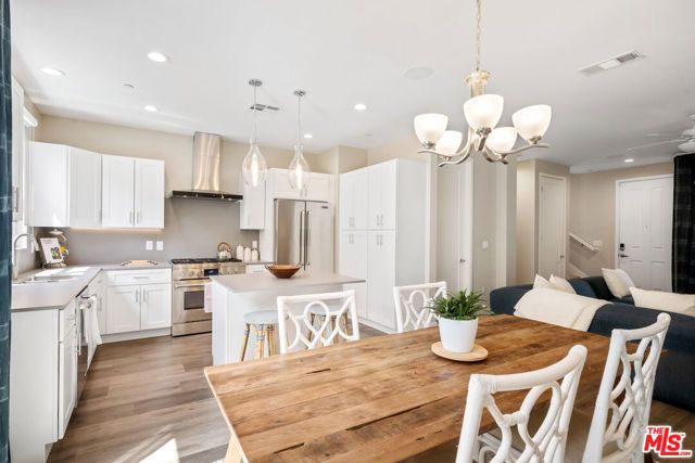 4415 Paxton Place, Calabasas, CA 91302