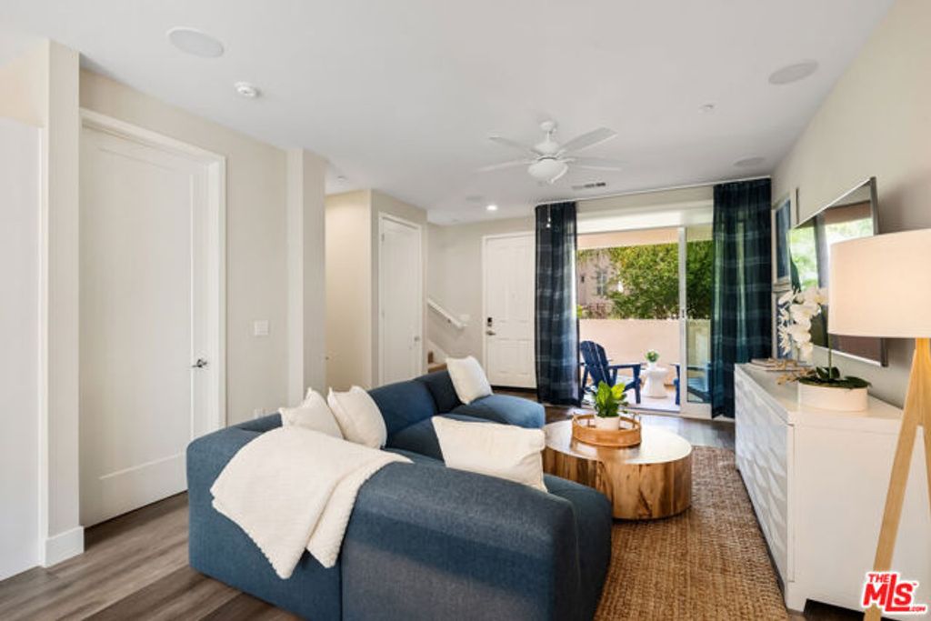 4415 Paxton Place, Calabasas, CA 91302
