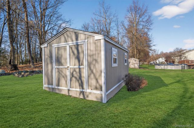 38 Wavey Willow Lane, Montgomery, NY 12549