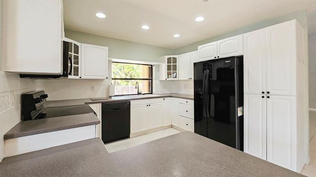 2840 Begonia Way, Cooper City, FL 33026