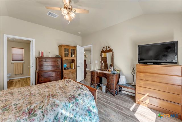 1209 E Avenue F, Lampasas, TX 76550