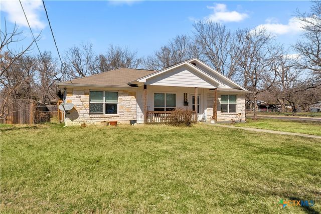 1209 E Avenue F, Lampasas, TX 76550