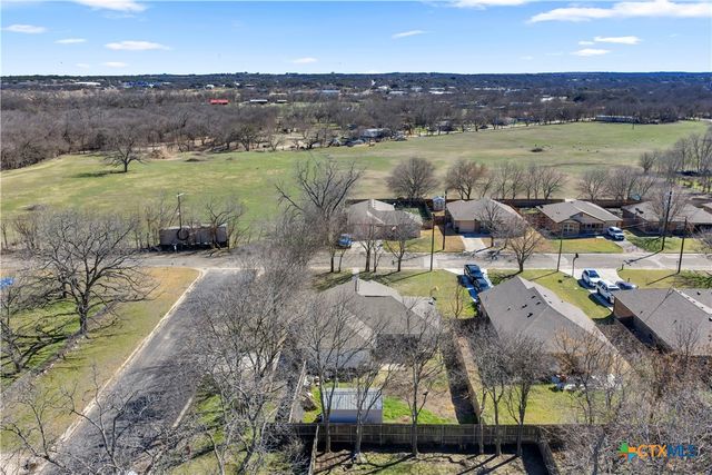 1209 E Avenue F, Lampasas, TX 76550