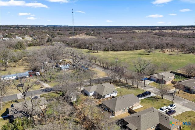 1209 E Avenue F, Lampasas, TX 76550