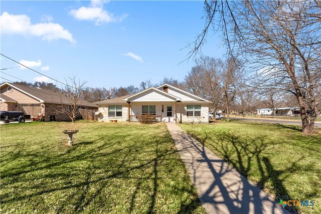 1209 E Avenue F, Lampasas, TX 76550