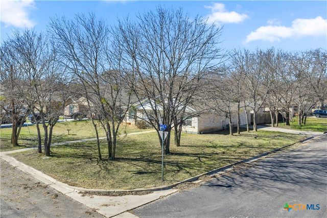 1209 E Avenue F, Lampasas, TX 76550