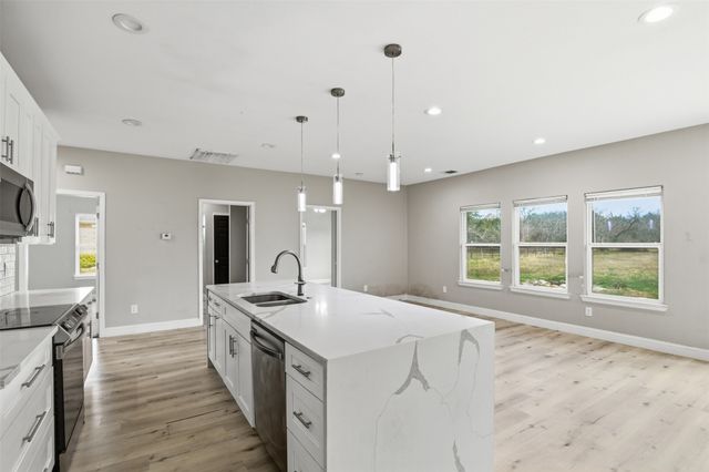 2204 Albert Broadfoot Street, Bonham, TX 75418